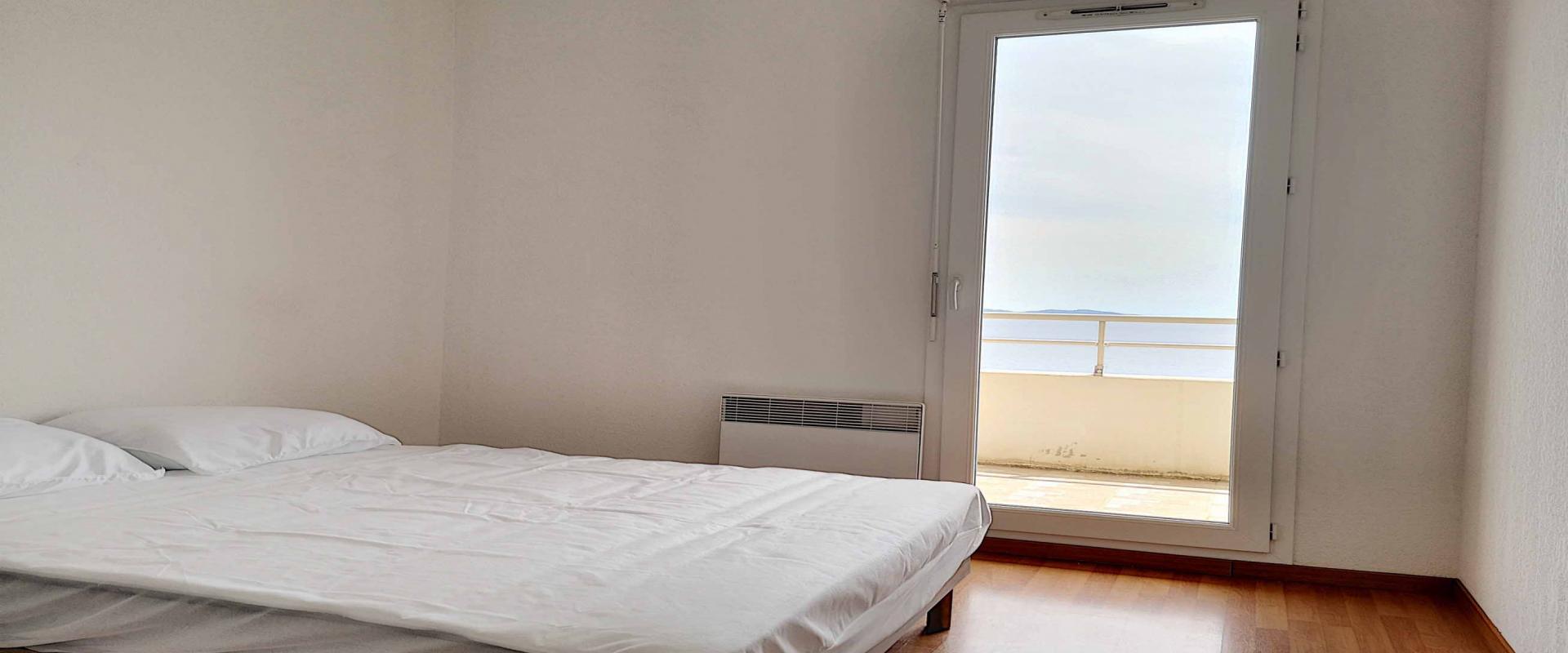 F2  à louer Sanguinaires chambre 