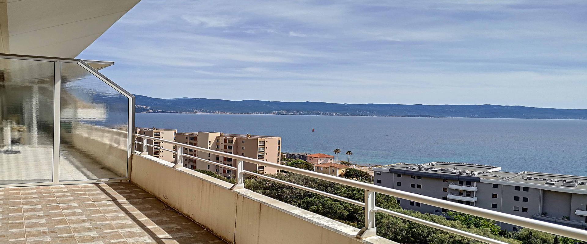 F2  à louer Sanguinaires vue terrasse 