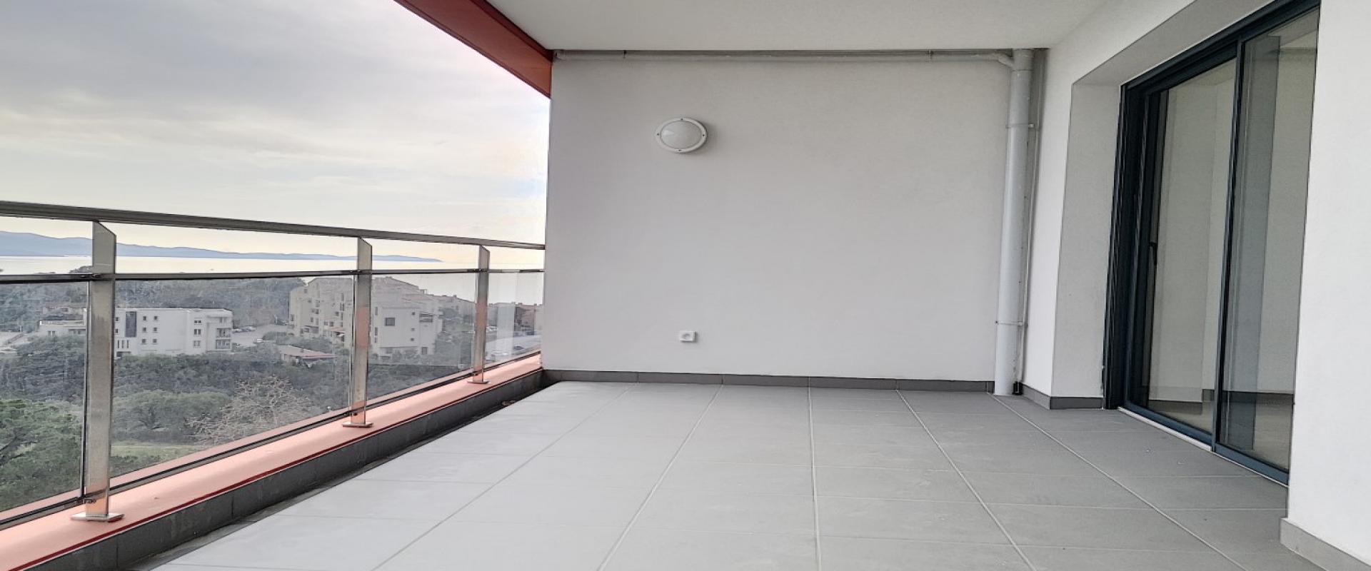 F2 meublé à louer le Genovèse terrasse