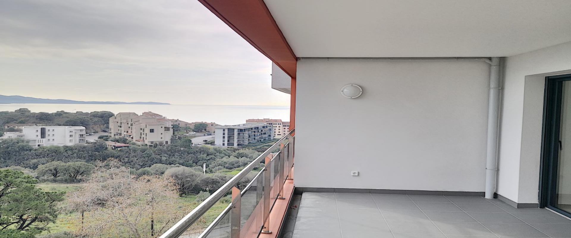 F2 meublé à louer le Genovèse terrasse