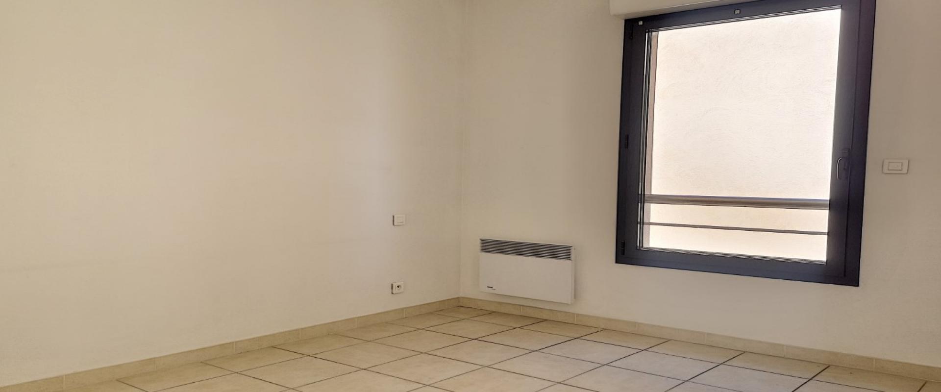 F2 à louer Stiletto chambre 