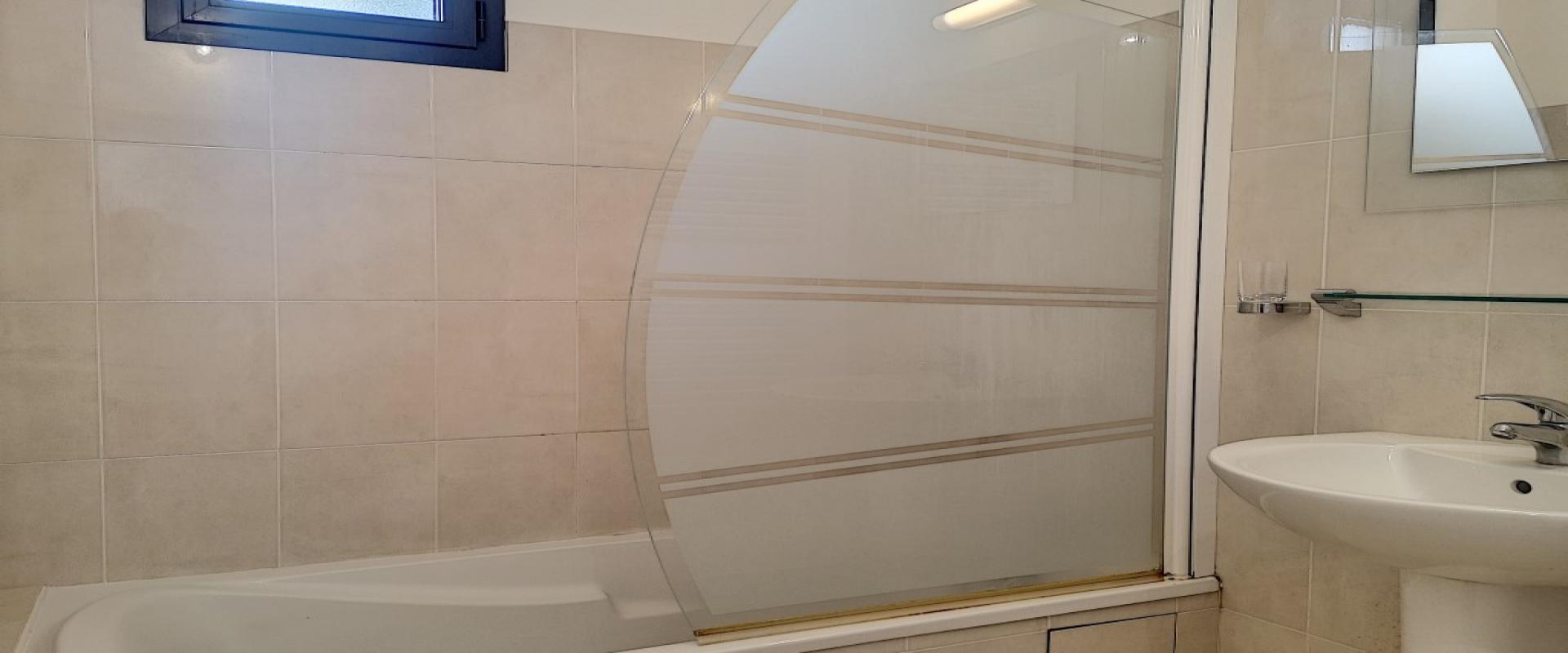 F2 à louer Stiletto  salle de bains