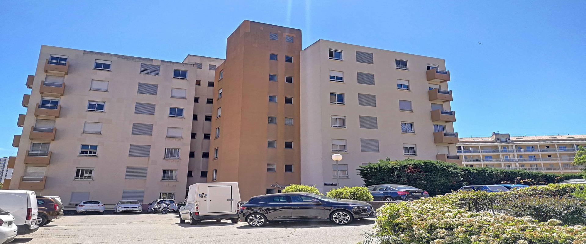 F3  meublé à louer Finosello immeuble 