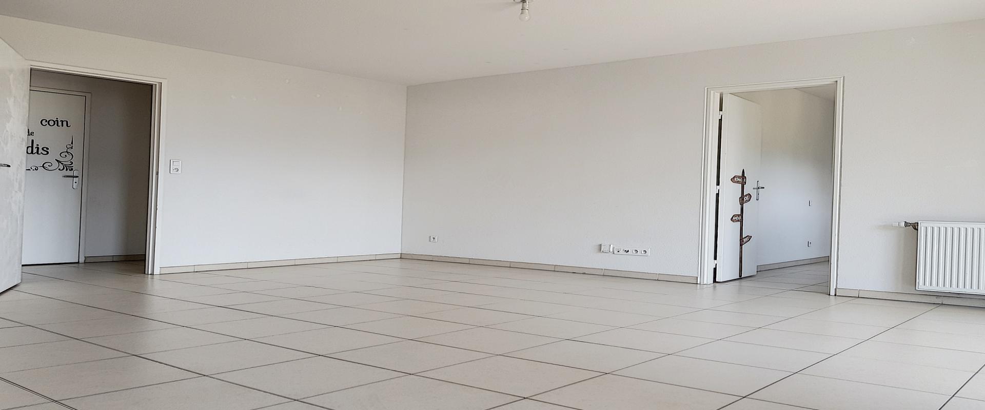 F4 à louer le Nerval Atrium pièce à vivre