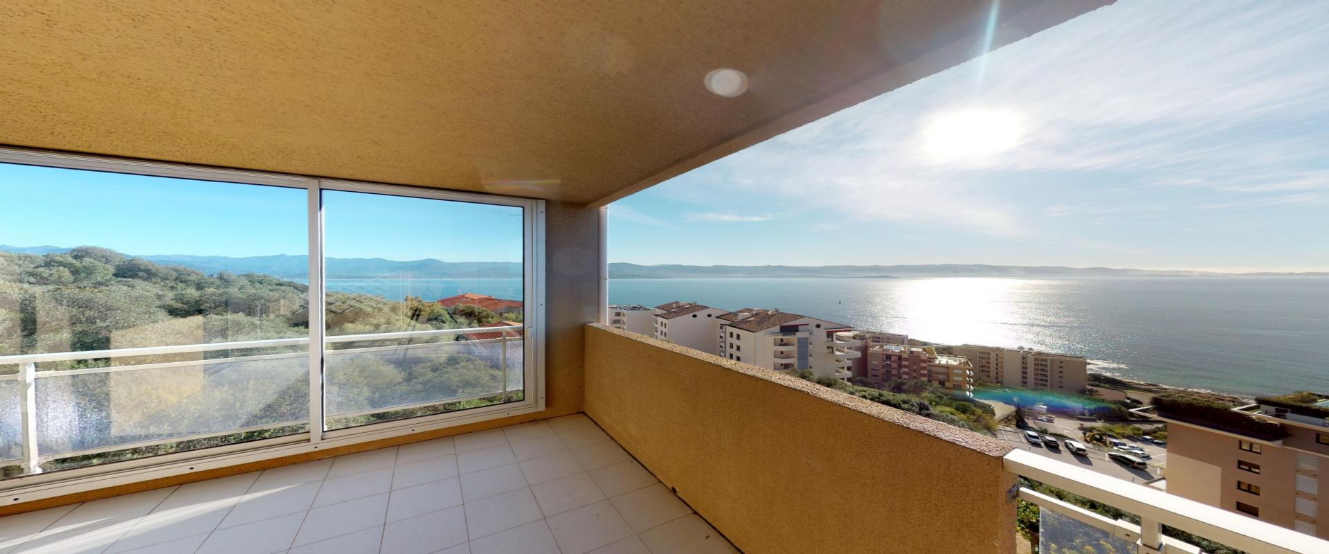 Appartement F4 à vendre avec vue mer secteur Sanguinaires - Ajaccio