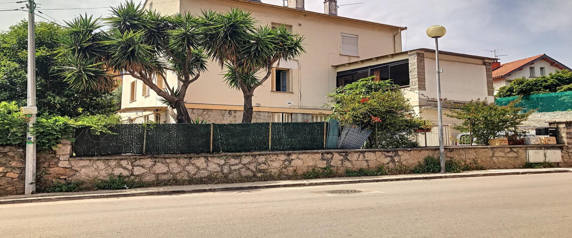 En Corse, à Ajaccio, un appartement de type F4 de 87 m² secteur du Loretto