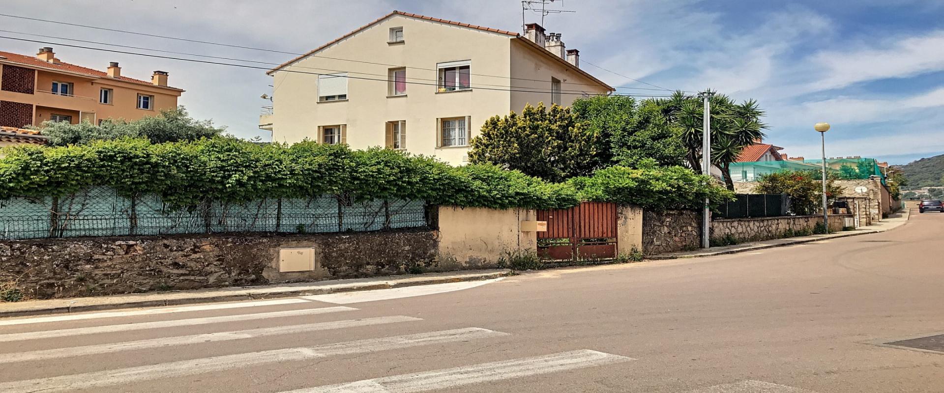 En Corse, à Ajaccio, un appartement de type F4 de 87 m² secteur du Loretto