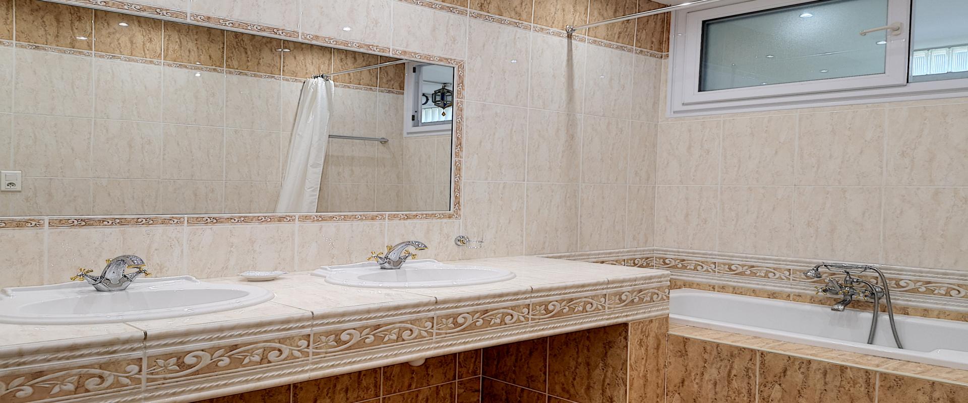 F4 à louer Berthault salle de bains 
