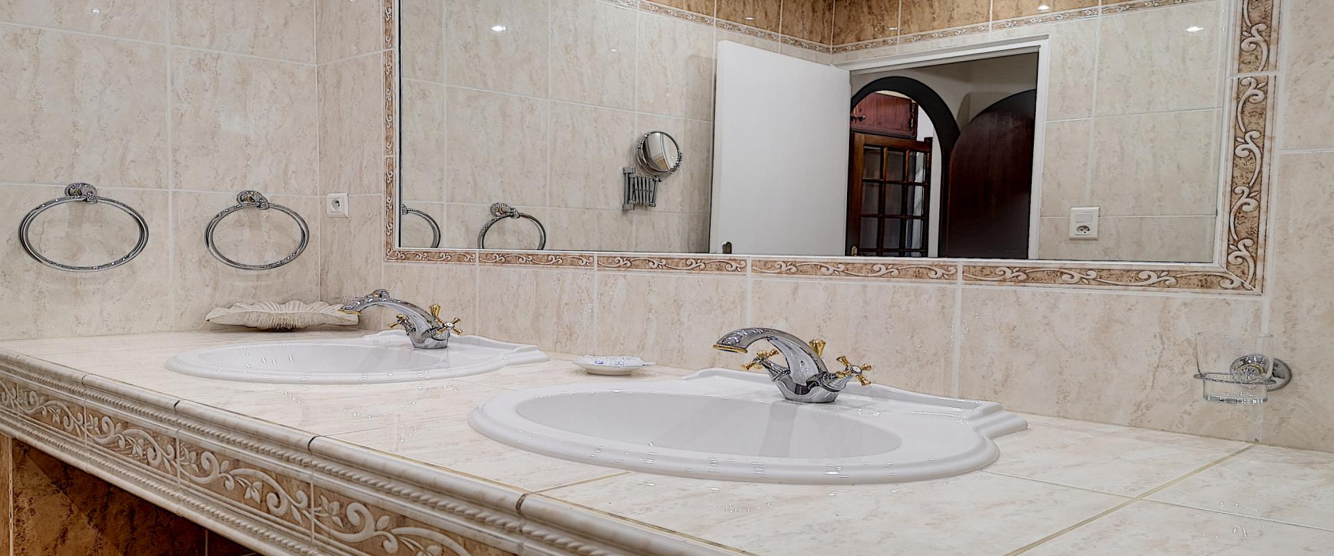 F4 à louer Berthault salle de bains 