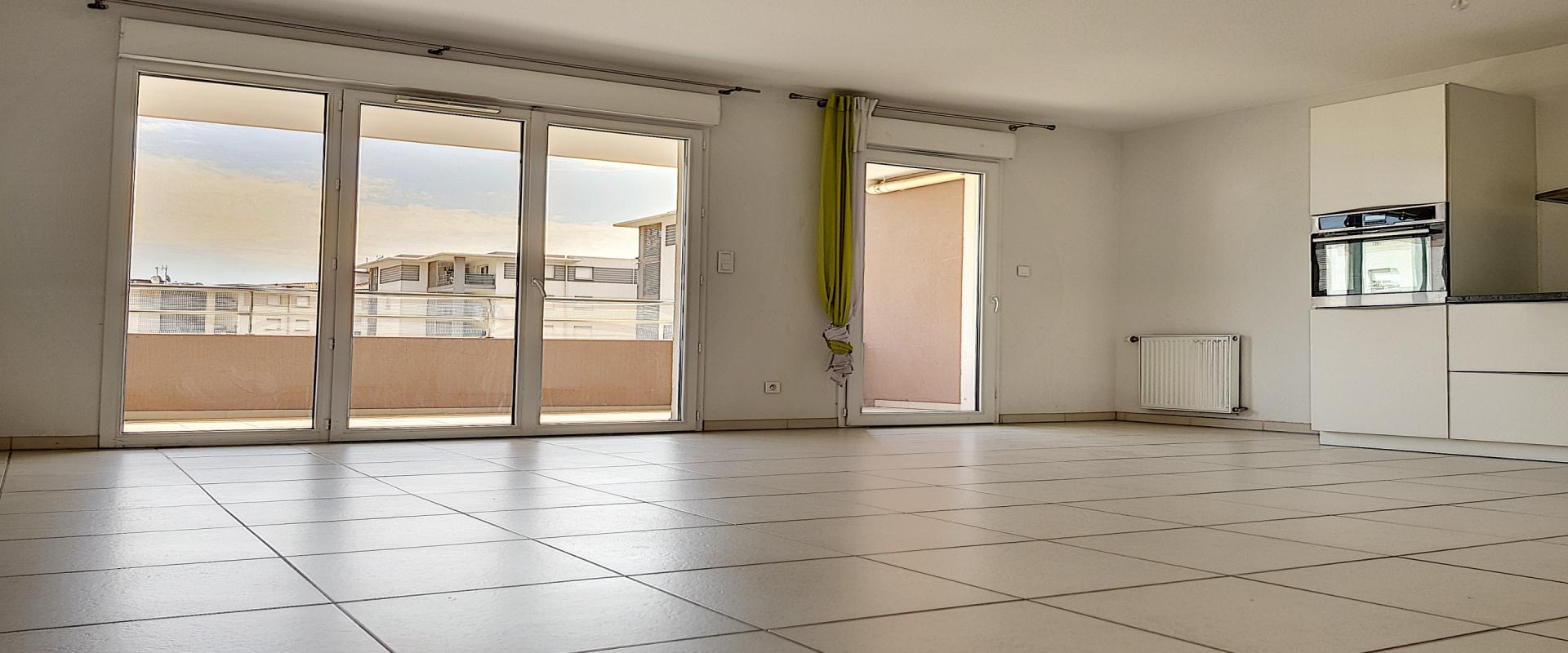F4 à louer le Nerval Atrium pièce à vivre