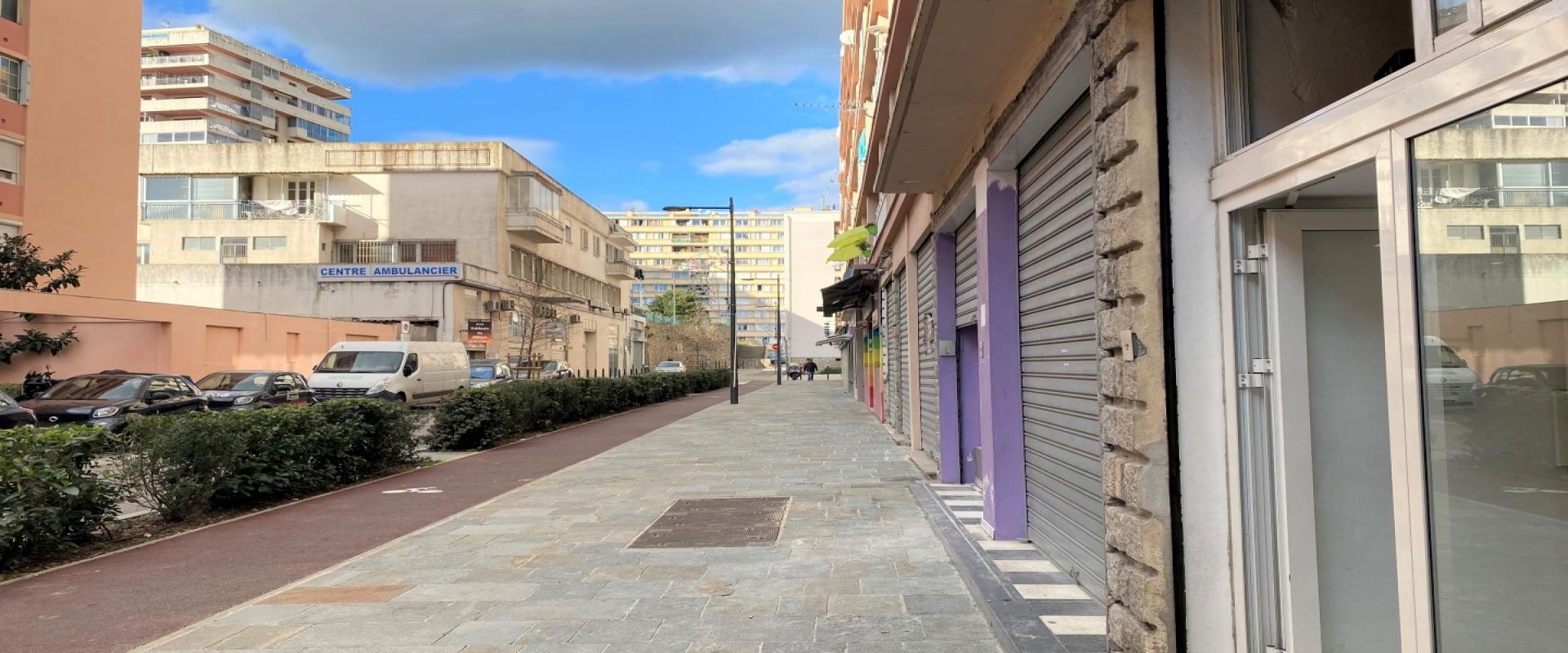 AJACCIO, vente de murs d'un local commercial