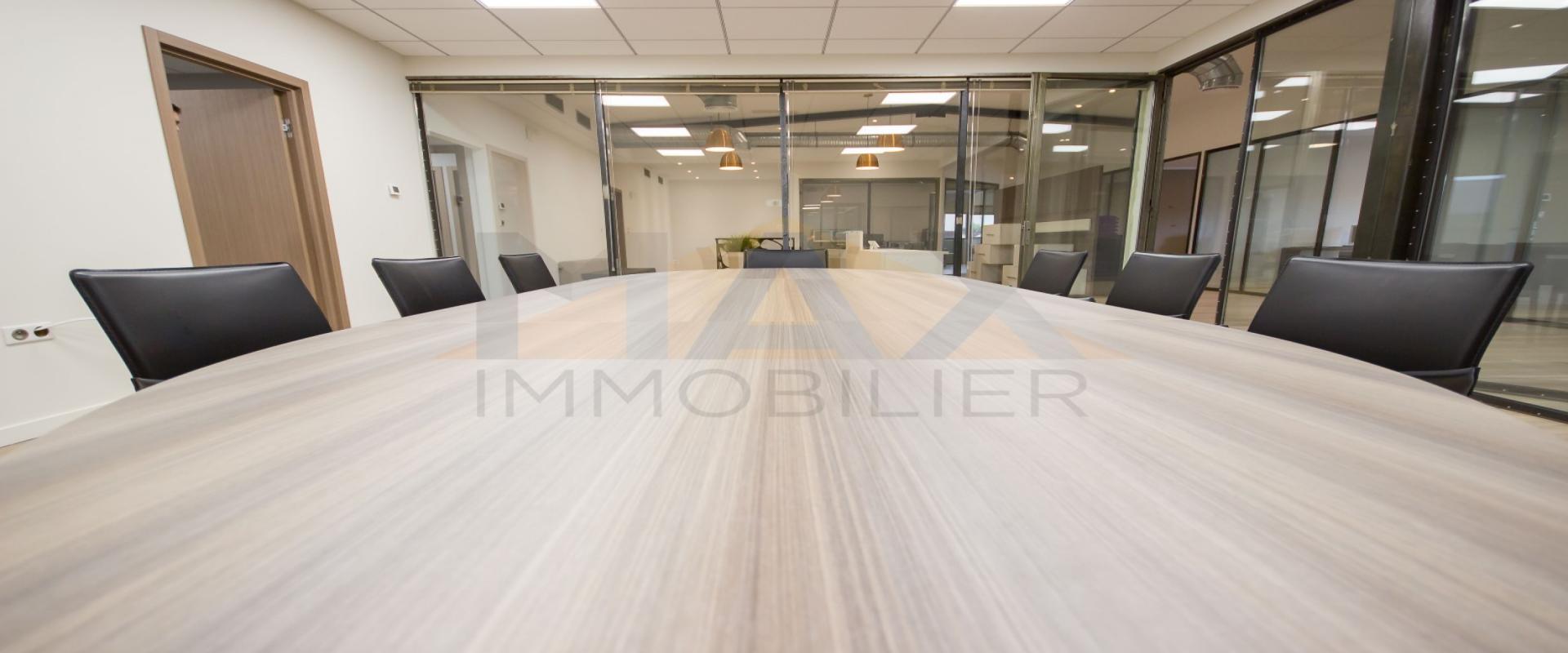 Ajaccio, Baleone, Caldaniccia : Vente de Murs à usage de bureau / professionnel en parfait état.