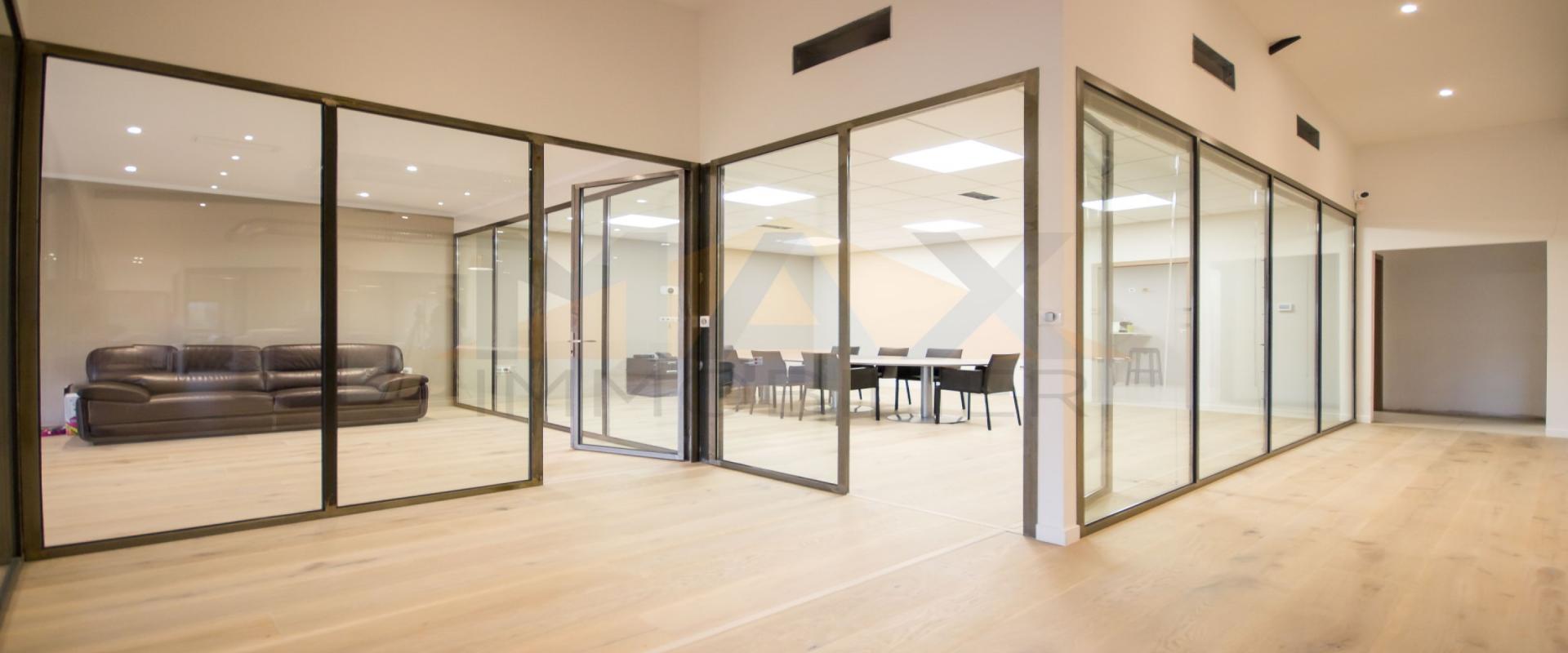 Ajaccio, Baleone, Caldaniccia : Vente de Murs à usage de bureau / professionnel en parfait état.