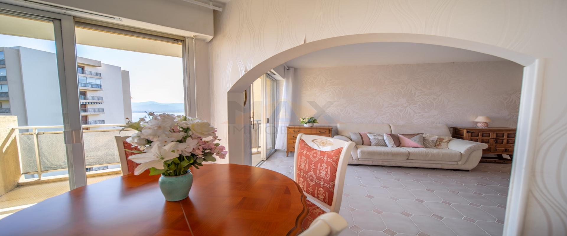 En Corse, à Ajaccio, dans le secteur Balestrino / Salario, vente d'un appartement de 33 m² avec vue mer.