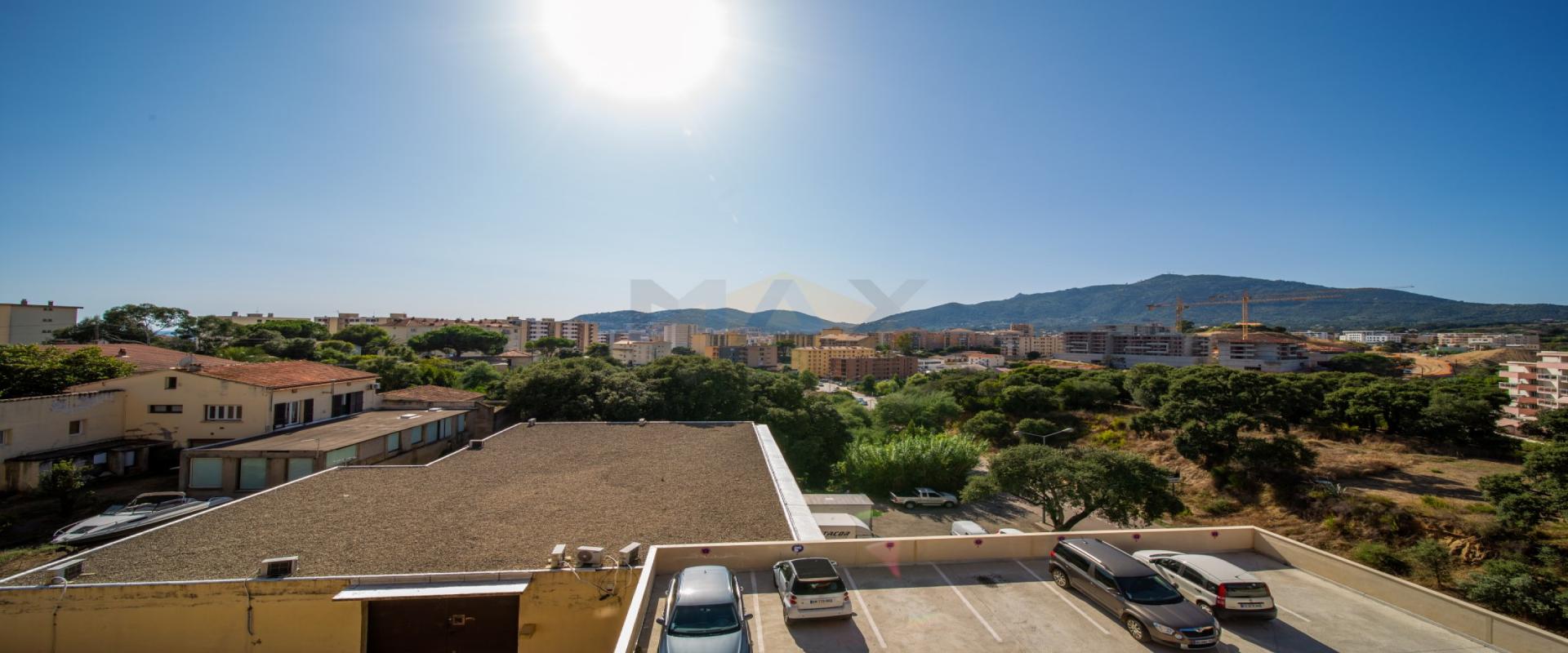 En Corse à Ajaccio à vendre T4 de 95 m² Quartier Pietralba