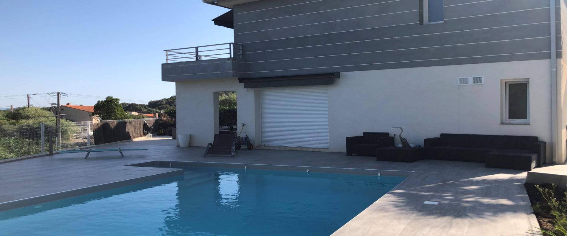 Coup de coeur, AFA villa jumelée d'un seul côté avec piscine  privative