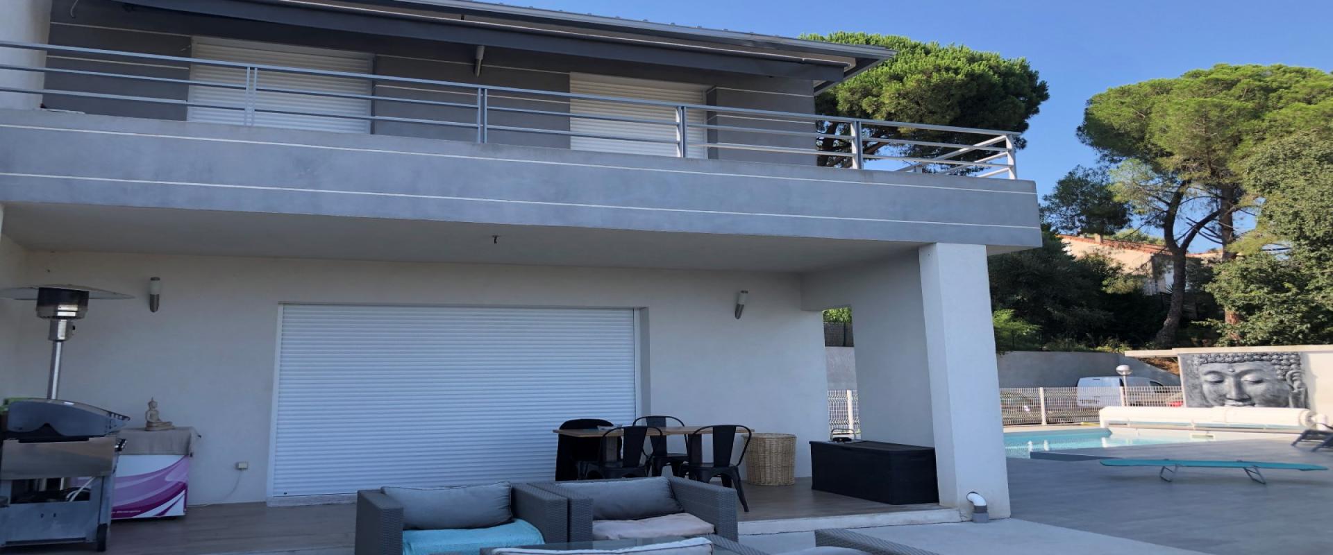 Coup de coeur, AFA villa jumelée d'un seul côté avec piscine  privative