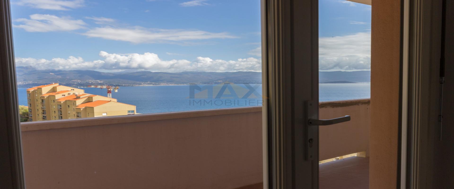 En Corse à Ajaccio, F4 Route des Sanguinaires, pignon vue mer panoramique