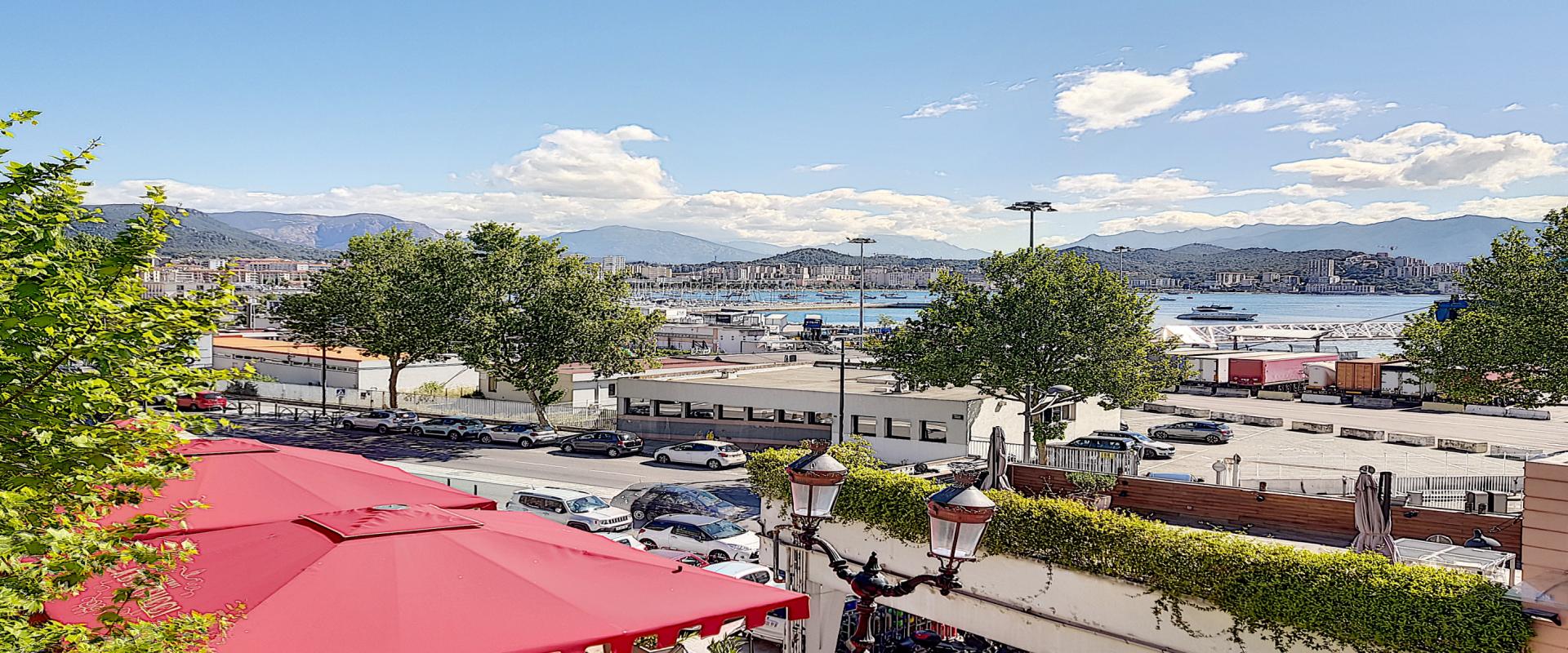 A LOUER LOCAL PROFESSIONNEL PLACE ABATUCCI BUREAU