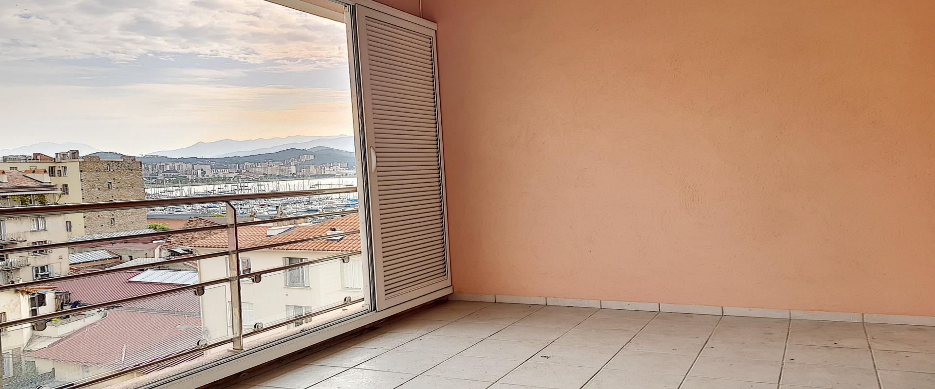 A vendre T5 duplex Espace Alban terrasse