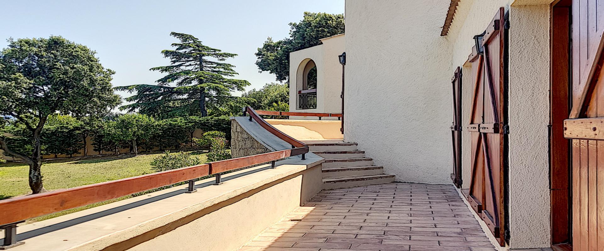 A louer villa Salario vue escalier exterieur coté