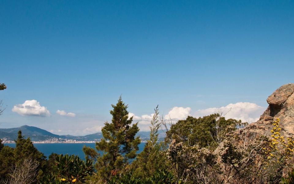 Sentier des crêtes : vue panoramique sur Ajaccio