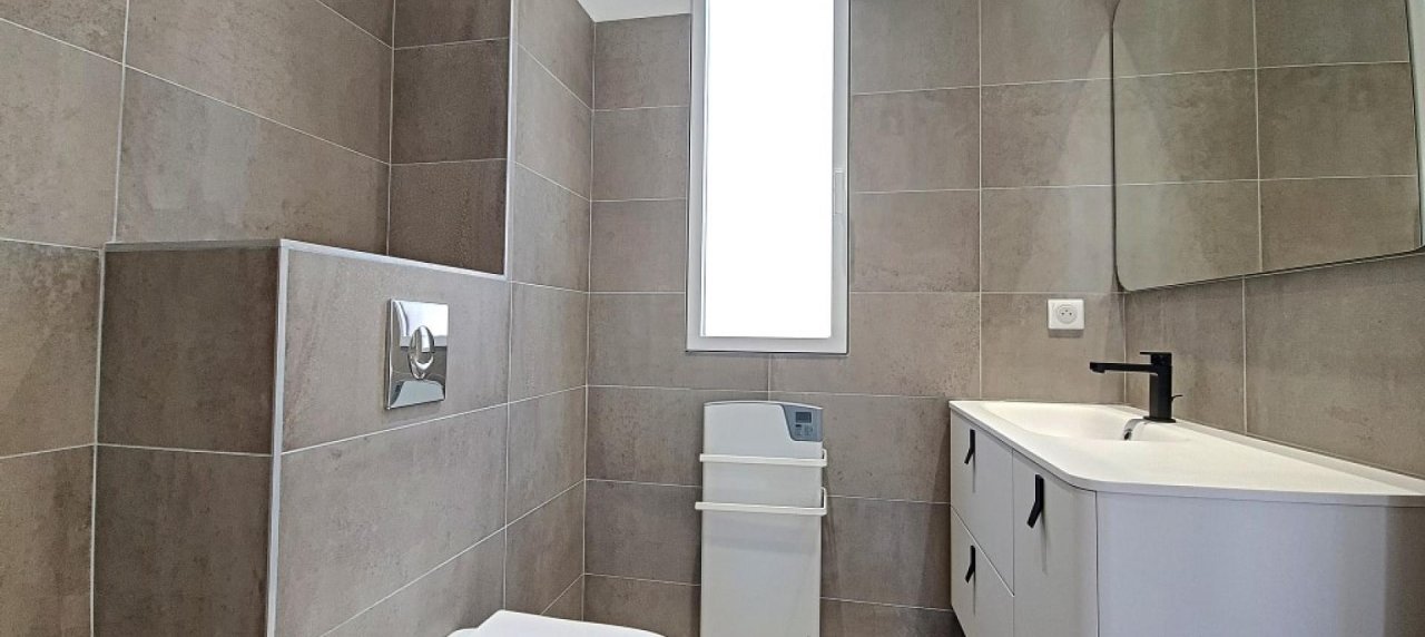 F2 à louer Marengo salle de douche