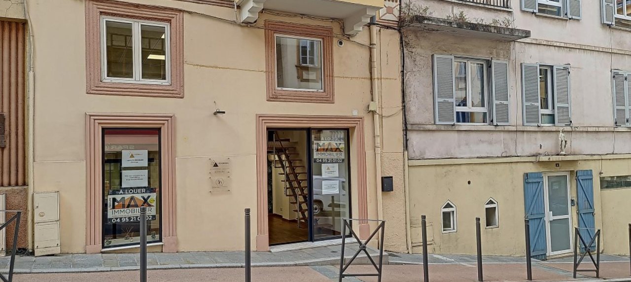 Local à louer Beverini  vue rue 