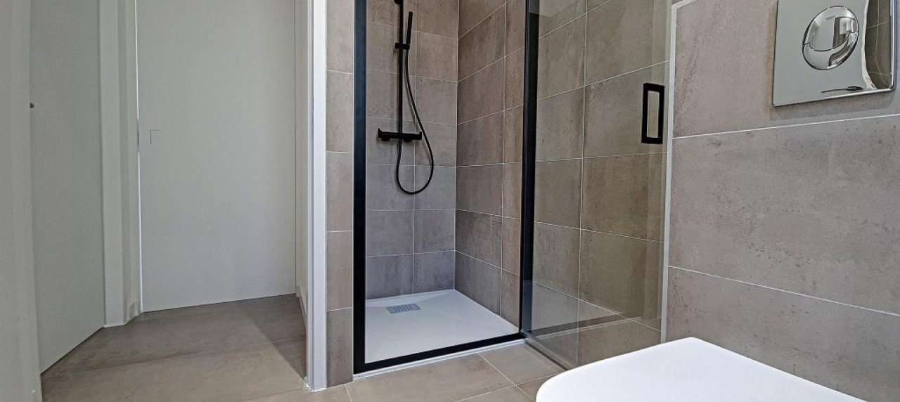 F2 à louer Marengo salle de douche