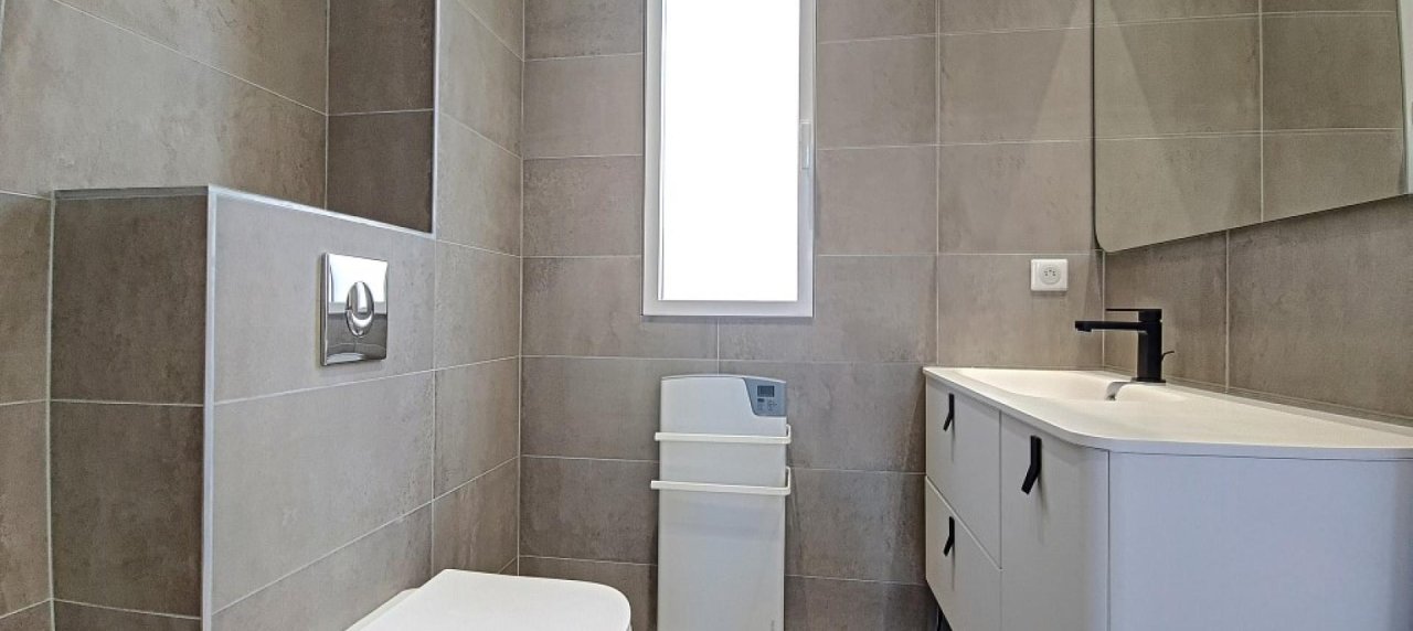 F2 à louer Trottel  Marengo salle de douche