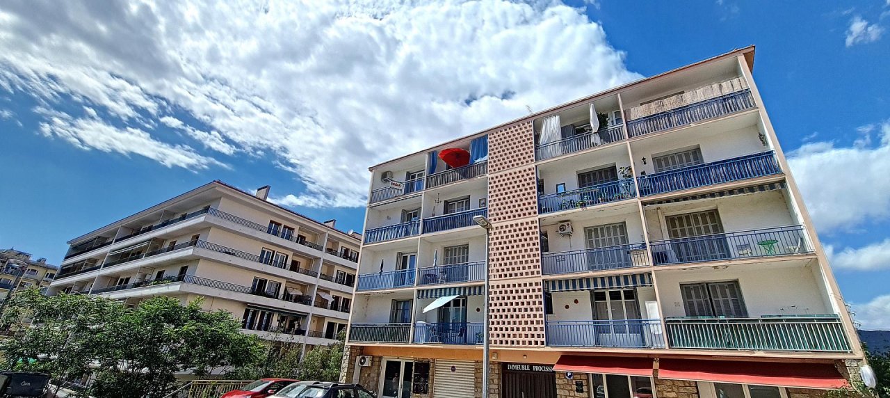 F3  à louer Castel Vecchio immeuble 