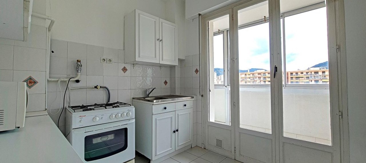 F2 à louer Résidence d'Ajaccio cuisine