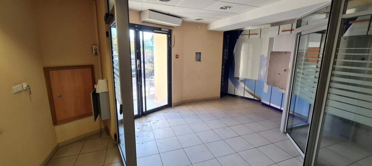 Local à louer centre ville entrée