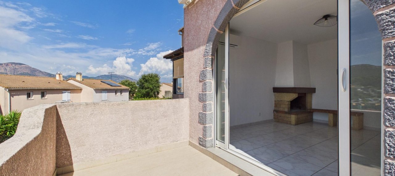A VENDRE VILLA LES HAUTS DE MEZZAVIA