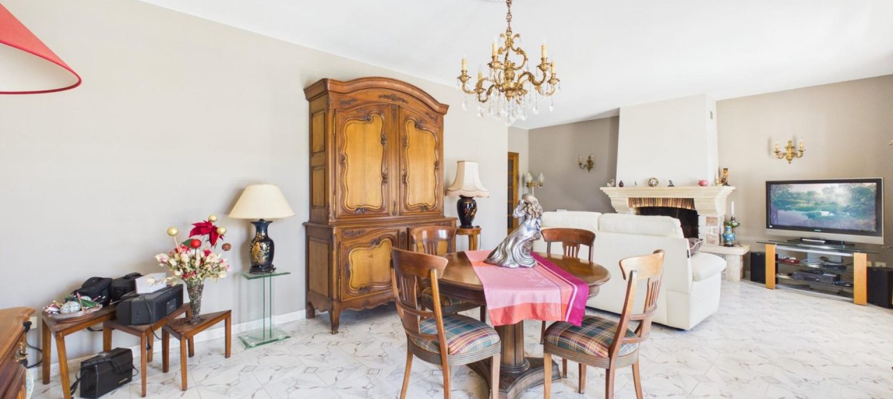 A VENDRE VILLA F4/5 AVEC PISCINE A AFA