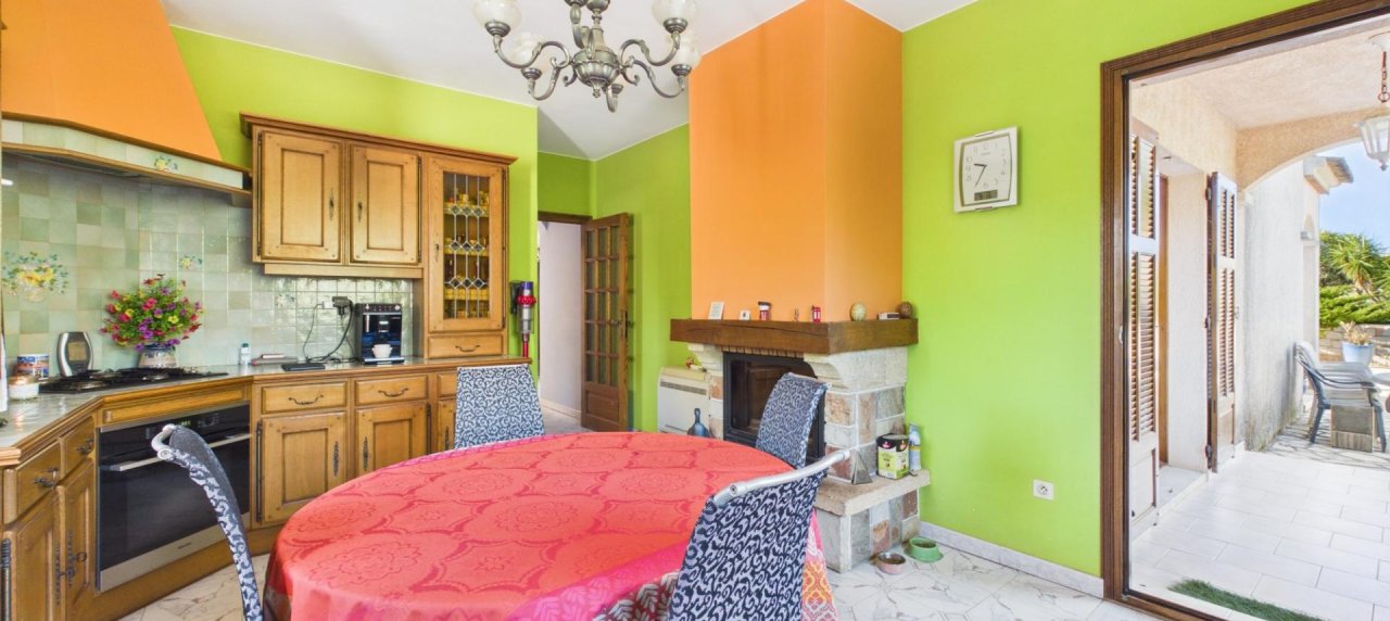 A VENDRE VILLA F4/5 AVEC PISCINE A AFA