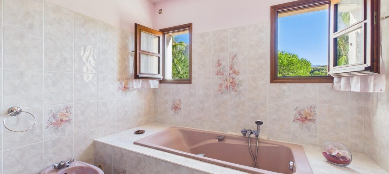 A VENDRE VILLA F4/5 AVEC PISCINE A AFA