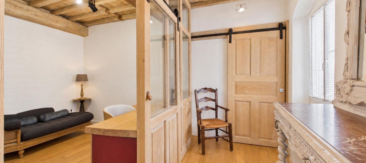 A VENDRE F3 CHARMANT AVEC TERRASSE - VIEILLE VILLE AJACCIO