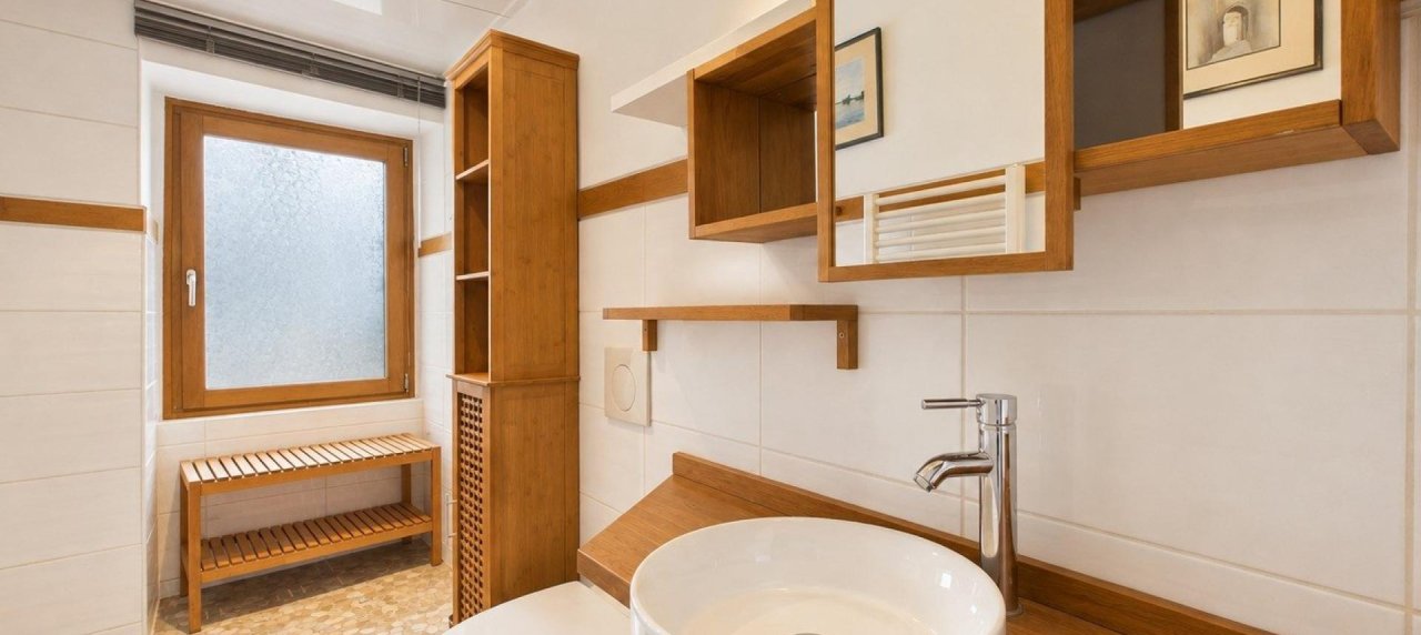 A VENDRE F3 CHARMANT AVEC TERRASSE - VIEILLE VILLE AJACCIO