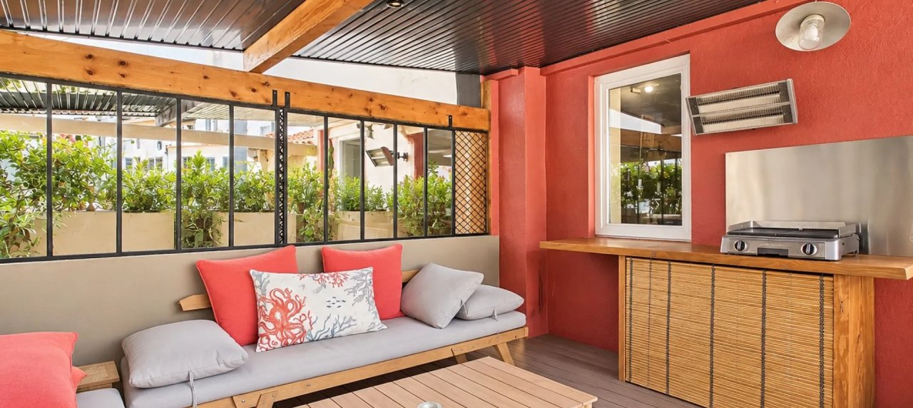 A VENDRE F3 CHARMANT AVEC TERRASSE - VIEILLE VILLE AJACCIO