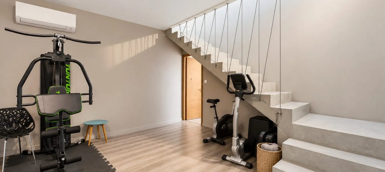 VILLA CONTEMPORAINE AVEC TERRAIN PISCINABLE A AFA
