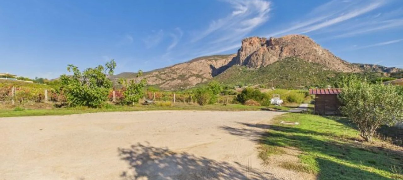 VILLA CONTEMPORAINE AVEC TERRAIN PISCINABLE A AFA