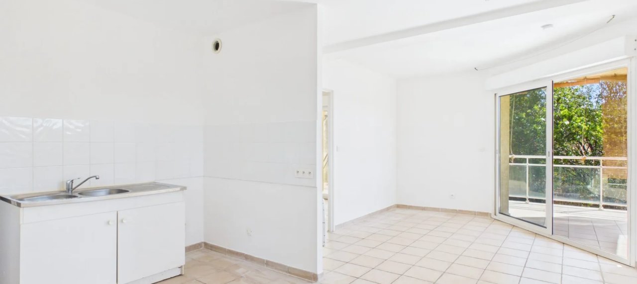 A VENDRE F2 AVEC TERRASSE LD PISCIA A PERI