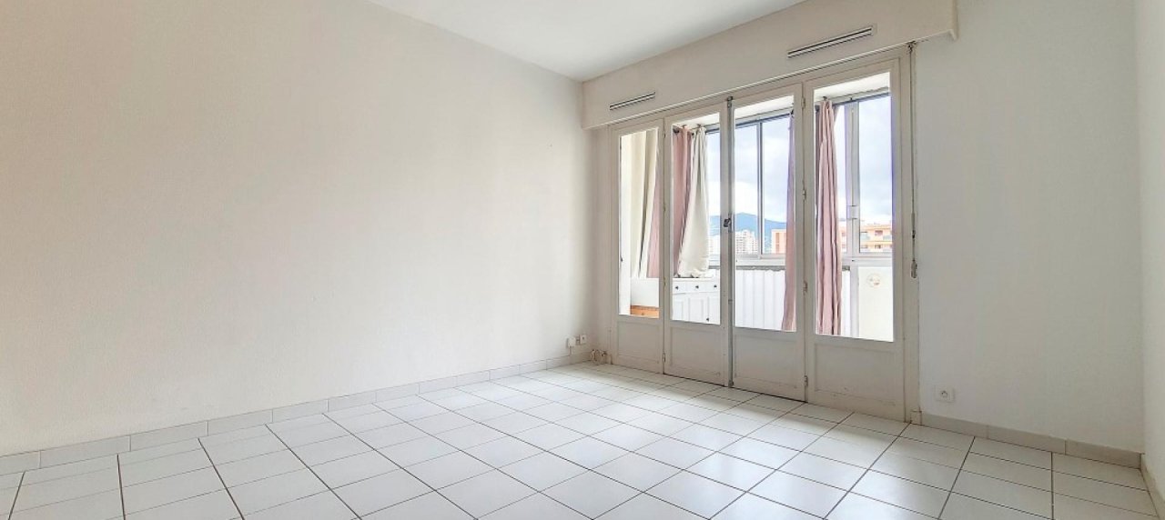 F2 à louer Résidence d'Ajaccio séjour