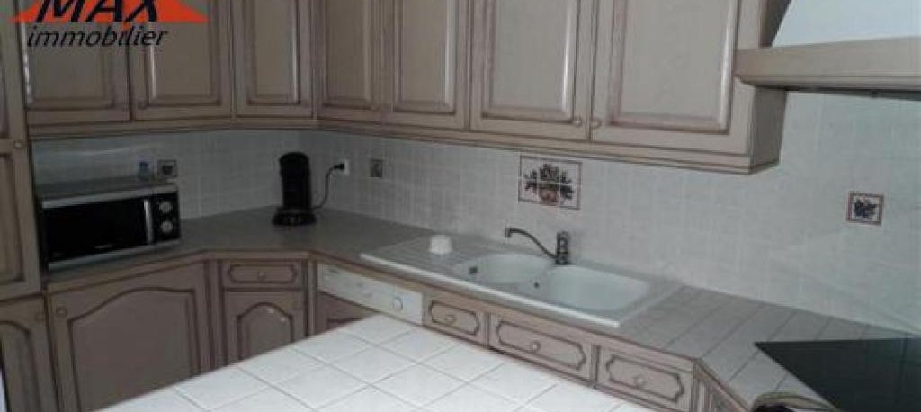 CORSE AJACCIO LOCATION ESTIVALE F2 VUE MER CENTRE VILLE AVEC  TERRASSE - saisonniere - vacances