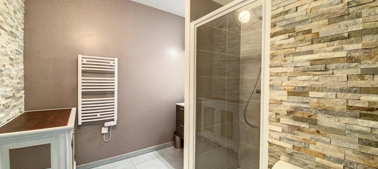 Appartement F4 à vendre secteur Rocade vue dégagée à Ajaccio - Salle d'eau