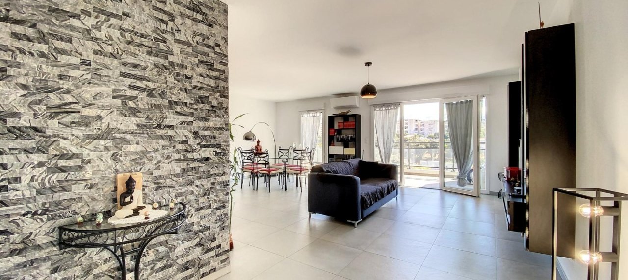 Appartement F4 à vendre secteur Rocade vue dégagée à Ajaccio - Séjour