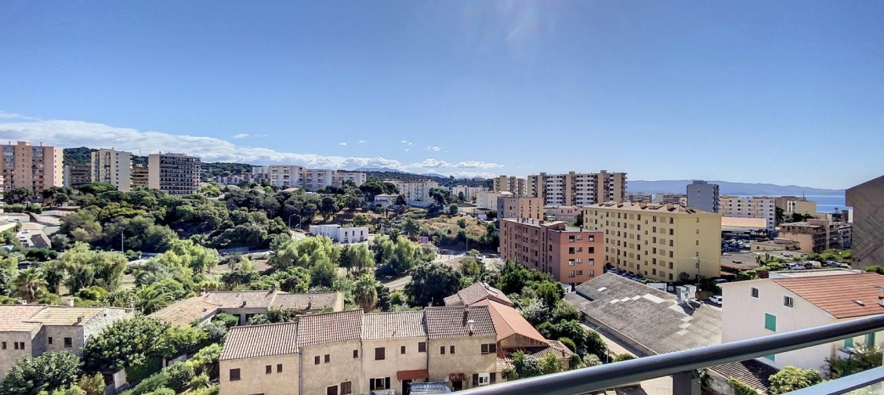 Appartement F4 à vendre secteur Rocade vue dégagée à Ajaccio - Vue terrasse