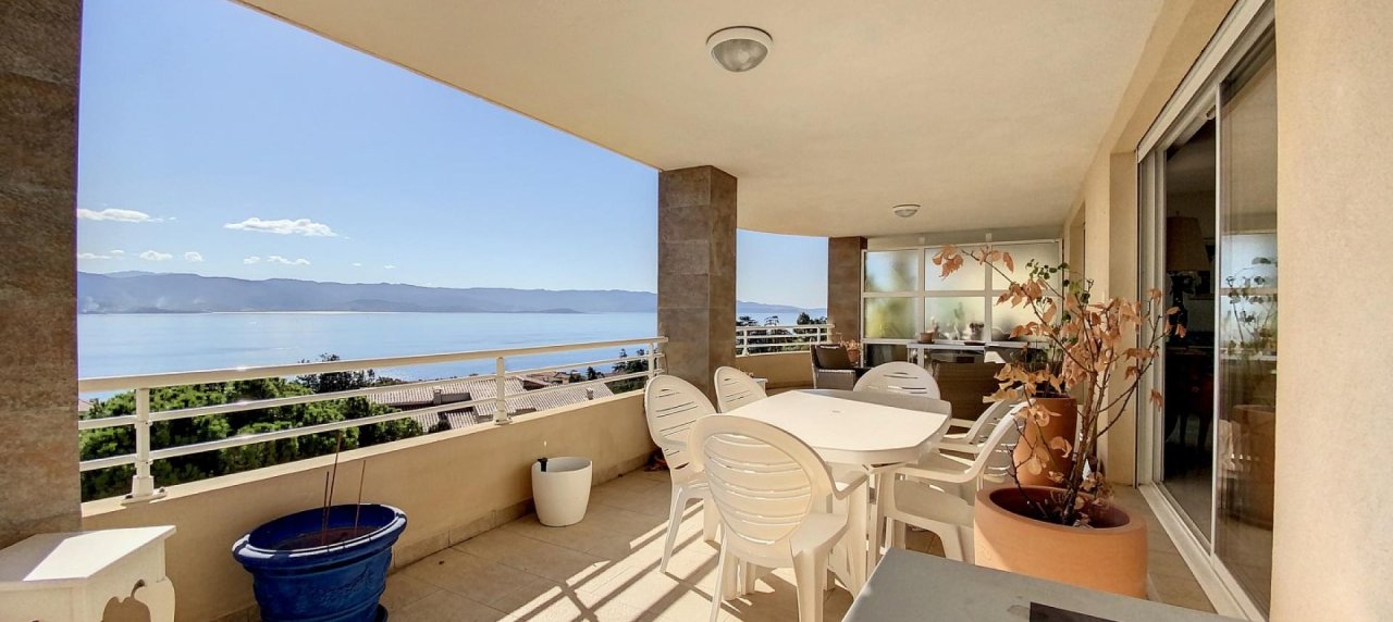F4 à vendre Parc Berthault avec vue mer - Ajaccio