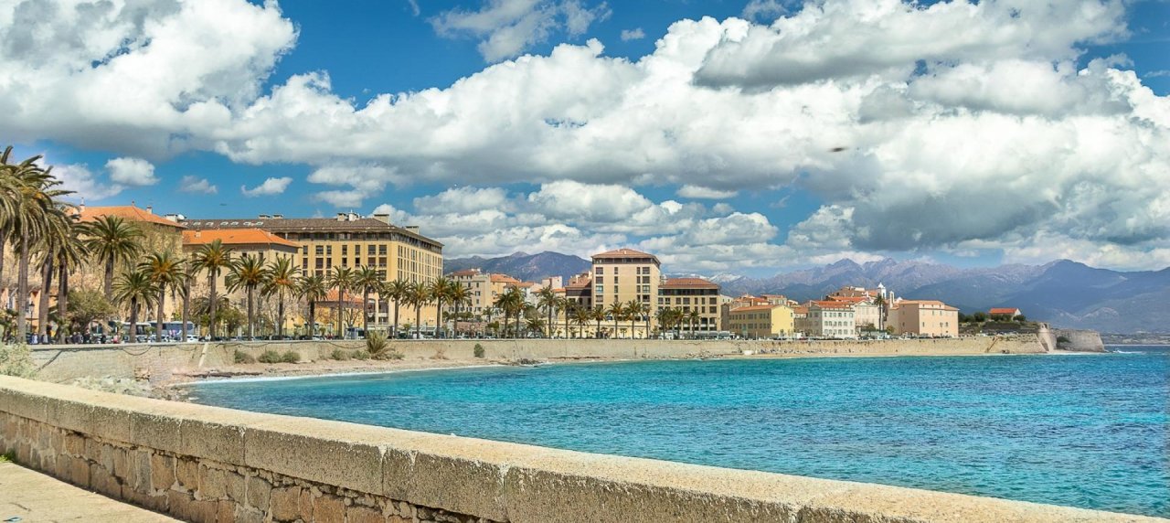 F5 à vendre avec vue mer Centre ville - Ajaccio